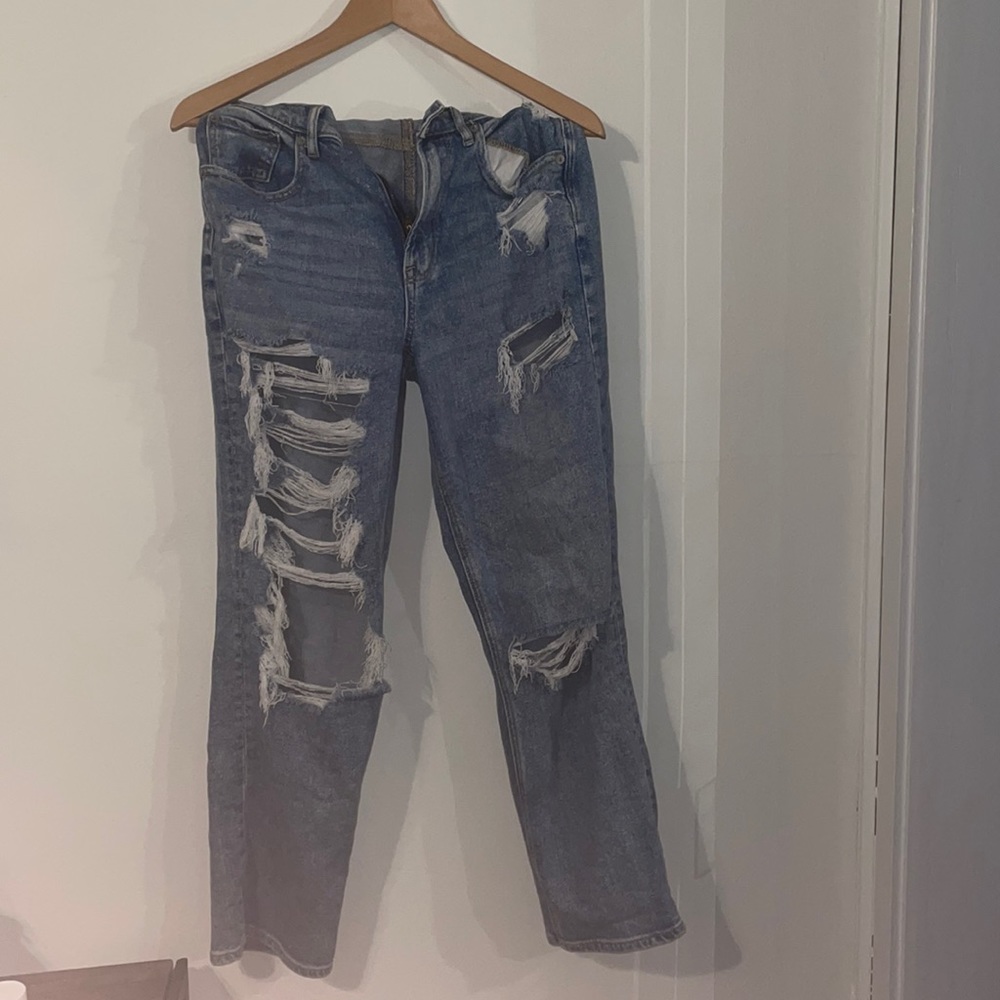 size 2 american eagle ripped jeans!